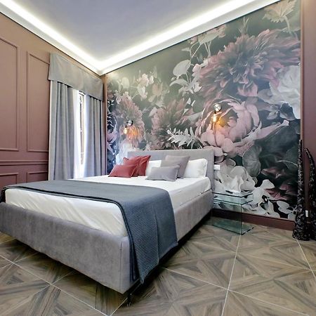 Ych-Butterfly Flat Close Trevi Fountain Rome Bagian luar foto
